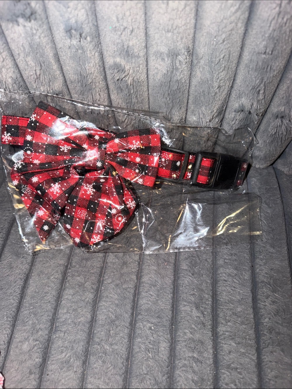 BNIP Red Plaid Holiday Bow Dress collar for dogs size medium
